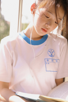 女邻居的大乳HD